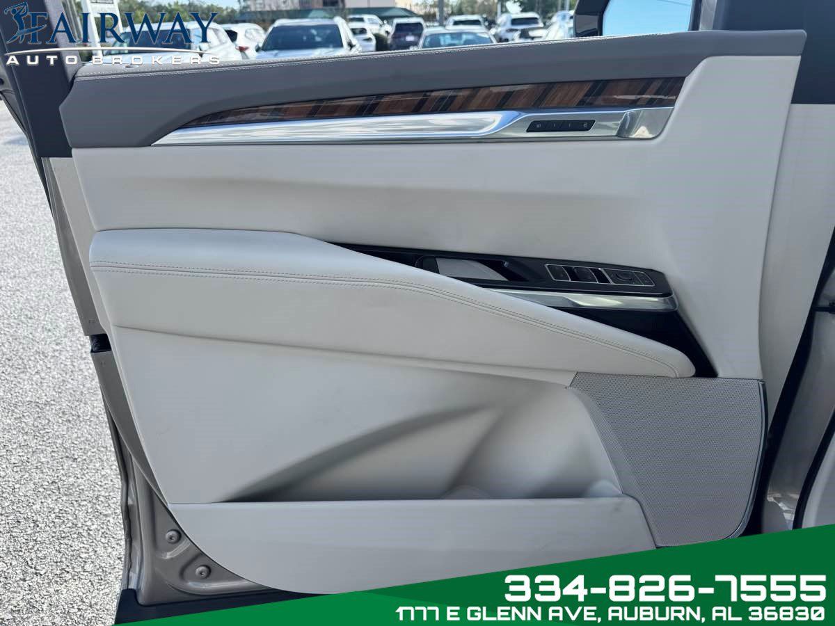 Used 2025 Cadillac Escalade Sport Platinum AWD/4WD image 32