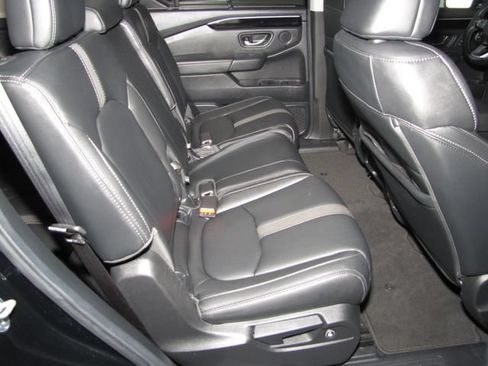 Certified 2025 Honda Pilot EX-L image 17
