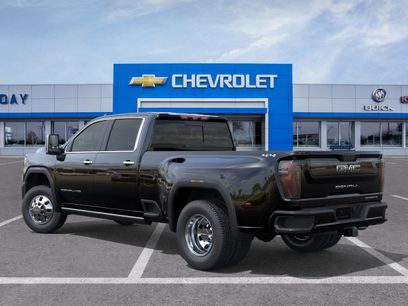 New 2026 GMC Sierra 3500 Denali Ultimate w/ LPO, Black Badging Package