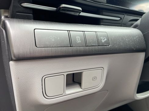 Used 2024 Hyundai Kona SEL image 11