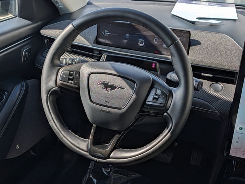 Used 2025 Ford Mustang Mach-E Premium image 17