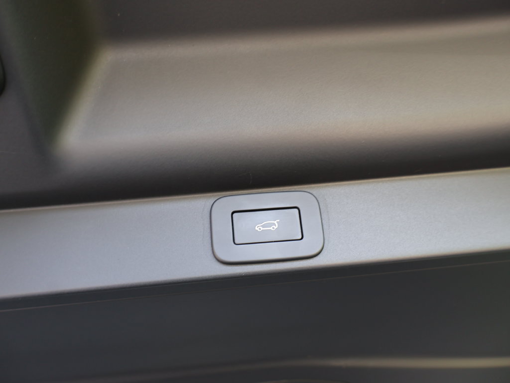 Used 2023 Land Rover Range Rover SE AWD/4WD image 19