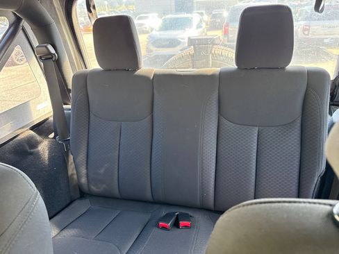 Used 2016 Jeep Wrangler Sport AWD/4WD image 11
