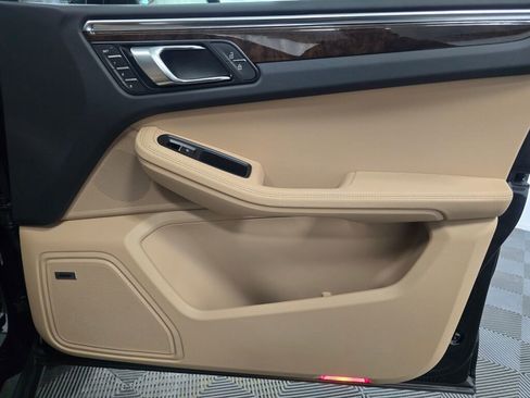 New 2026 Porsche Macan image 26