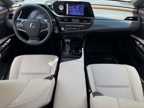 Used 2025 Lexus ES 350 w/ Premium Package FWD image 9