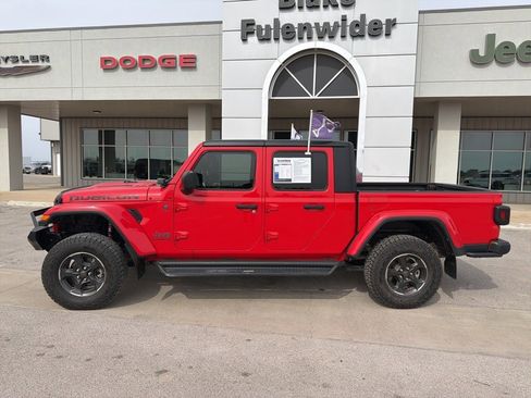Used 2022 Jeep Gladiator Rubicon w/ Cold Weather Group image 2
