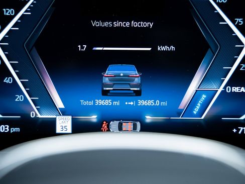 Used 2023 BMW i7 xDrive60 image 47