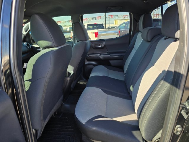 Used 2022 Toyota Tacoma TRD Off-Road AWD/4WD image 16