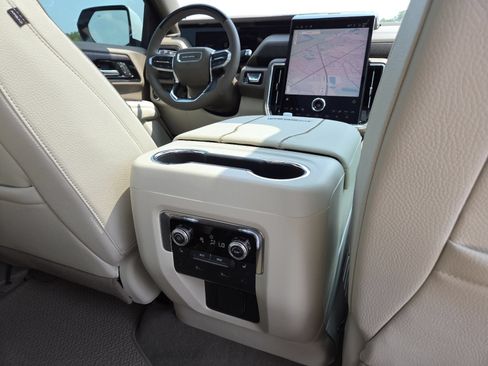 New 2026 GMC Yukon XL Denali w/ Denali Reserve Package AWD/4WD image 30
