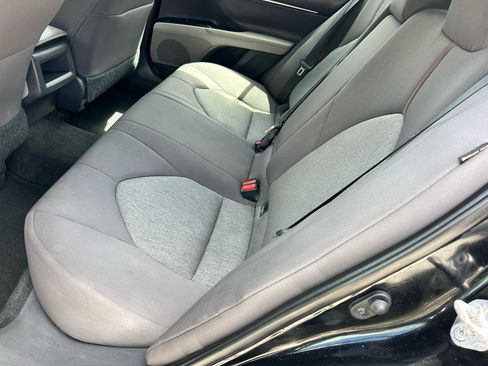 Used 2020 Toyota Camry LE FWD image 13