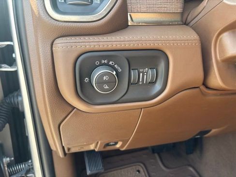 Used 2022 RAM 2500 Limited AWD/4WD image 21