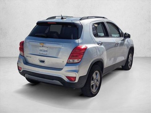Used 2019 Chevrolet Trax LT w/ LT Convenience Package image 5
