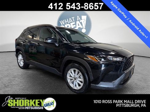 Used 2022 Toyota Corolla Cross LE image 1