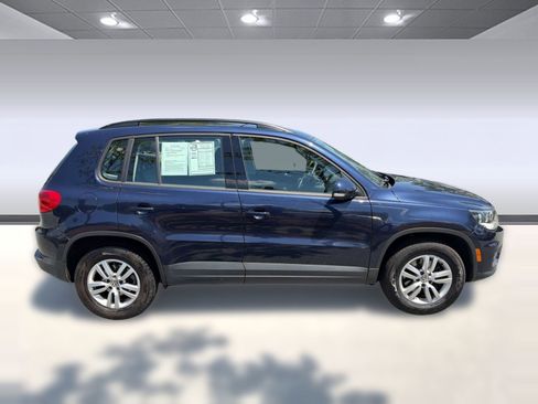 Used 2016 Volkswagen Tiguan S image 8