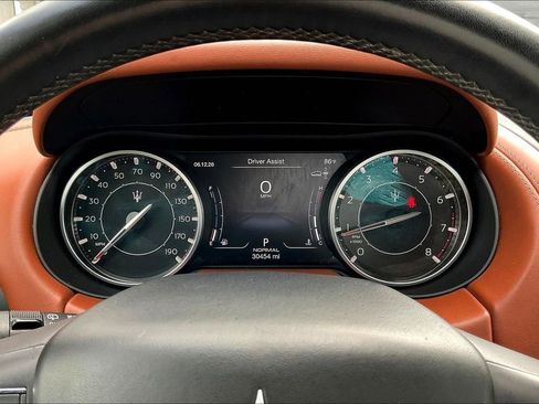 Used 2023 Maserati Levante GT AWD/4WD image 12