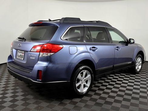 Used 2013 Subaru Outback 2.5i Limited w/ Moonroof Pkg image 6