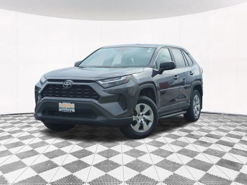 Used 2023 Toyota RAV4 LE AWD/4WD image 2