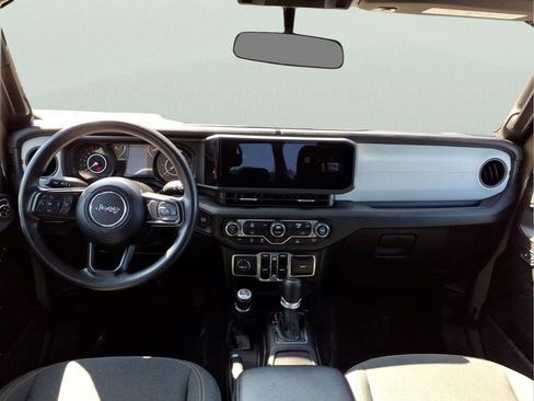 Used 2025 Jeep Gladiator Sport AWD/4WD image 15