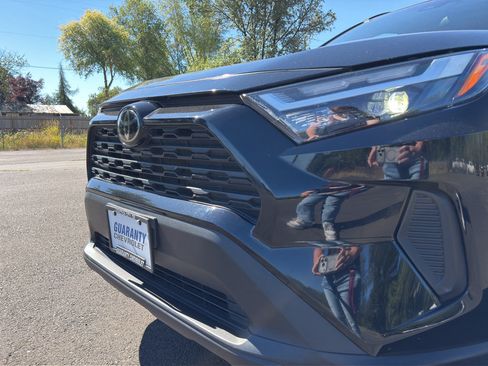Used 2025 Toyota RAV4 XLE FWD image 5