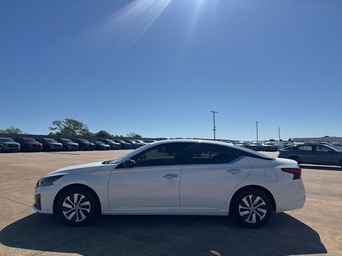 Certified 2025 Nissan Altima 2.5 S image 13