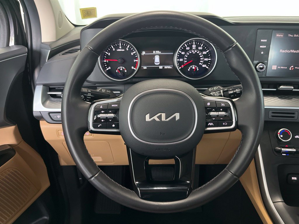 Used 2024 Kia Carnival LX FWD image 5