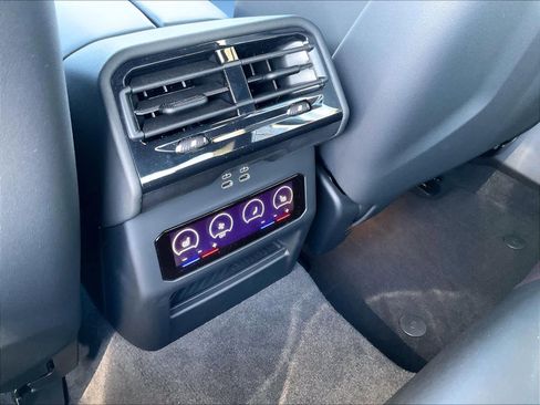 Used 2026 BMW M5 w/ Carbon Package image 36