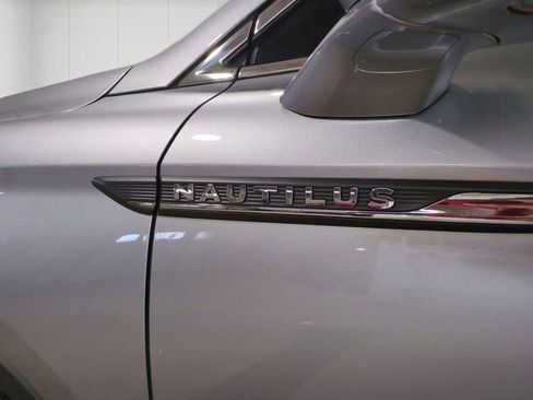 Used 2023 Lincoln Nautilus Reserve image 10