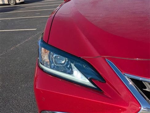 Certified 2025 Lexus ES 350 w/ Premium Package image 10