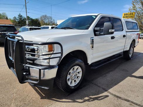 Used 2021 Ford F250 XLT w/ FX4 Off-Road Package AWD/4WD image 4