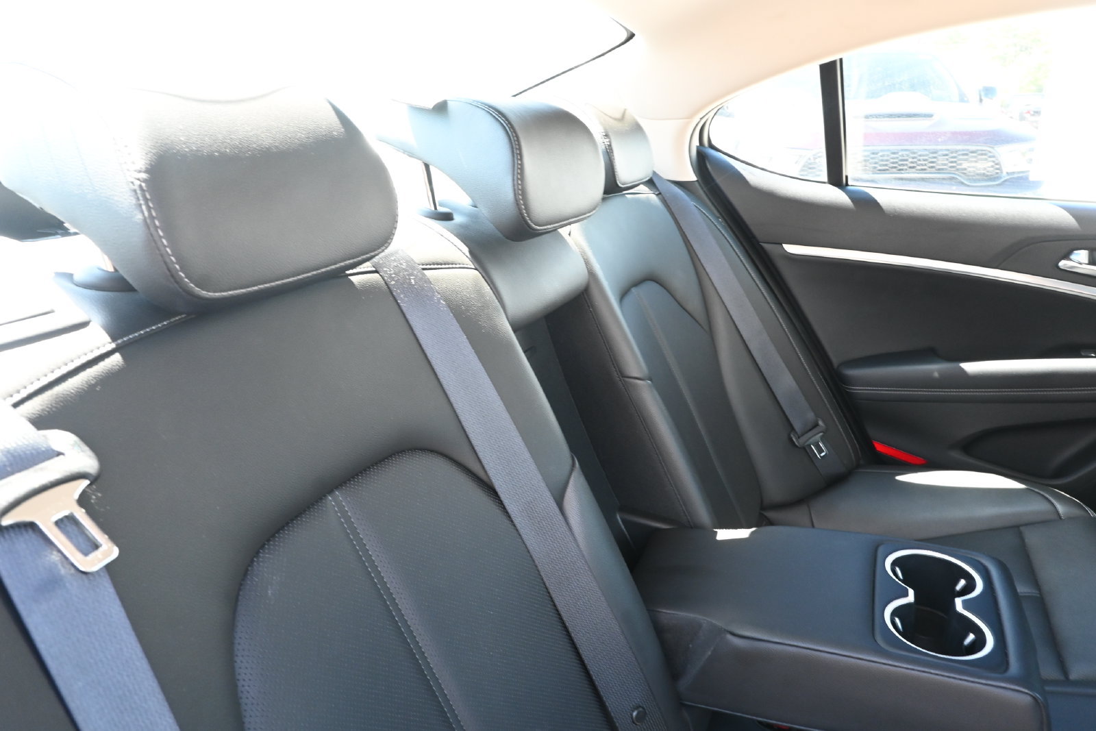 Used 2025 Genesis G70 2.5T RWD image 27