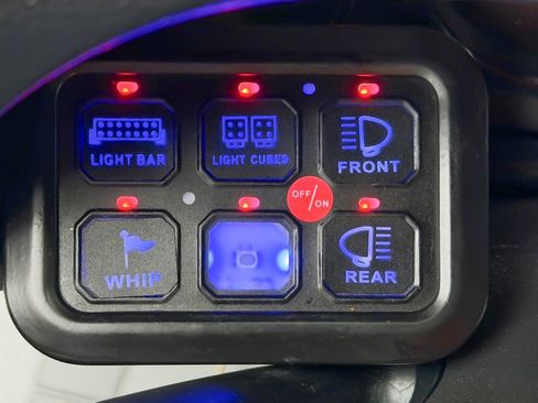 Used 2017 Jeep Wrangler Unlimited Sahara image 19