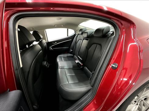Used 2022 Genesis G70 2.0T RWD image 14