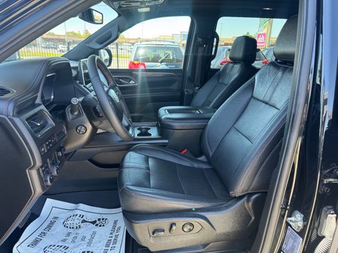 Used 2022 Chevrolet Suburban RST w/ Luxury Package AWD/4WD image 9