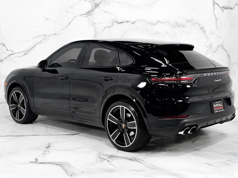 Used 2022 Porsche Cayenne Coupe AWD/4WD image 9