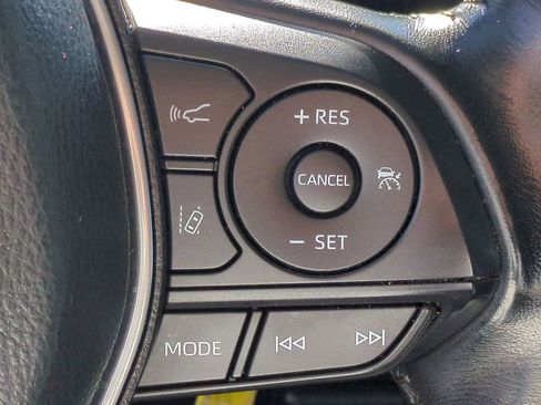 Certified 2020 Toyota Camry SE image 24