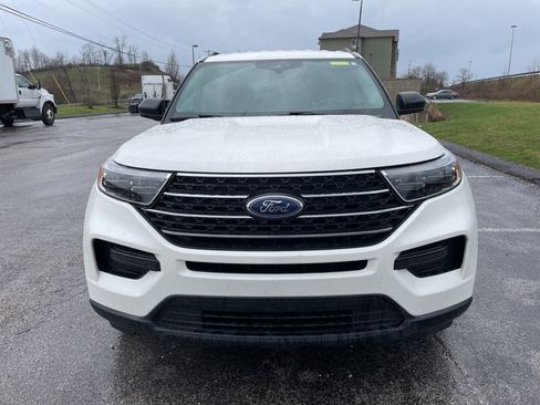 Used 2022 Ford Explorer XLT w/ Class IV Trailer Tow Package image 2