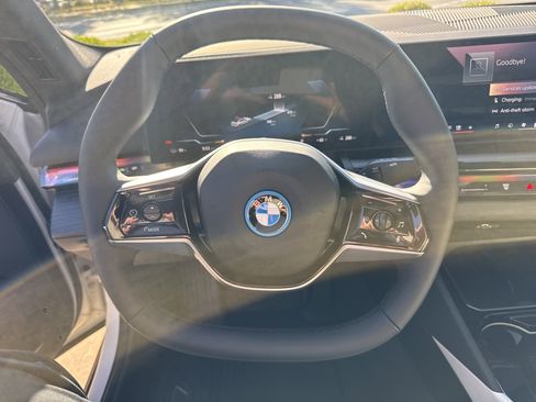 New 2026 BMW i5 eDrive40 image 18