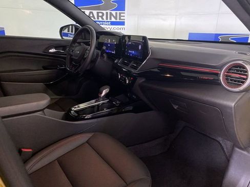 Certified 2025 Chevrolet Trax RS w/ Driver Confidence Package image 32