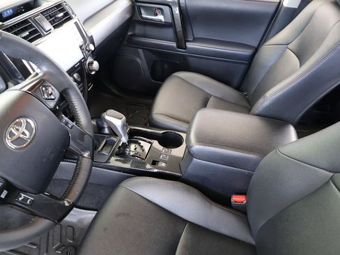 Used 2021 Toyota 4Runner TRD Off-Road Premium w/ Moonroof Package AWD/4WD image 39