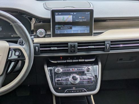 Used 2022 Lincoln Corsair Reserve w/ Luxury Package image 16