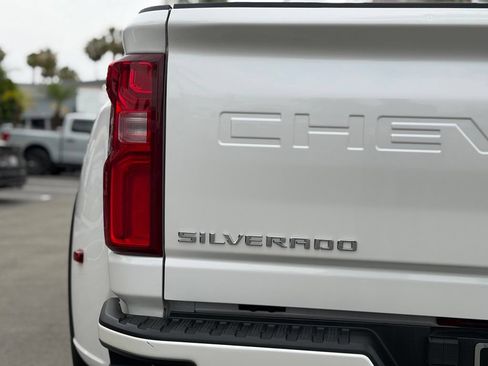 Used 2021 Chevrolet Silverado 3500 High Country w/ Technology Package AWD/4WD image 13