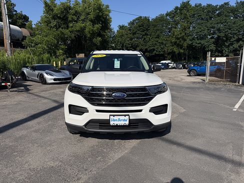 Used 2020 Ford Explorer XLT AWD/4WD image 11