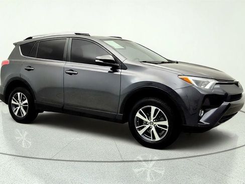 Used 2018 Toyota RAV4 XLE FWD image 3