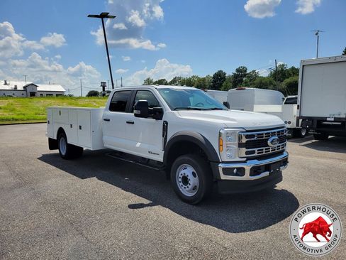 New 2026 Ford F450 XL w/ XL Chrome Package RWD image 9