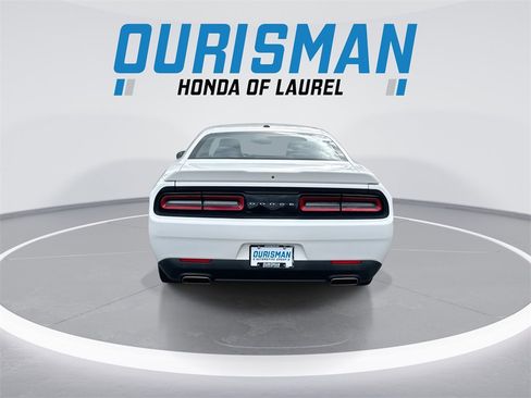 Used 2019 Dodge Challenger SXT image 7