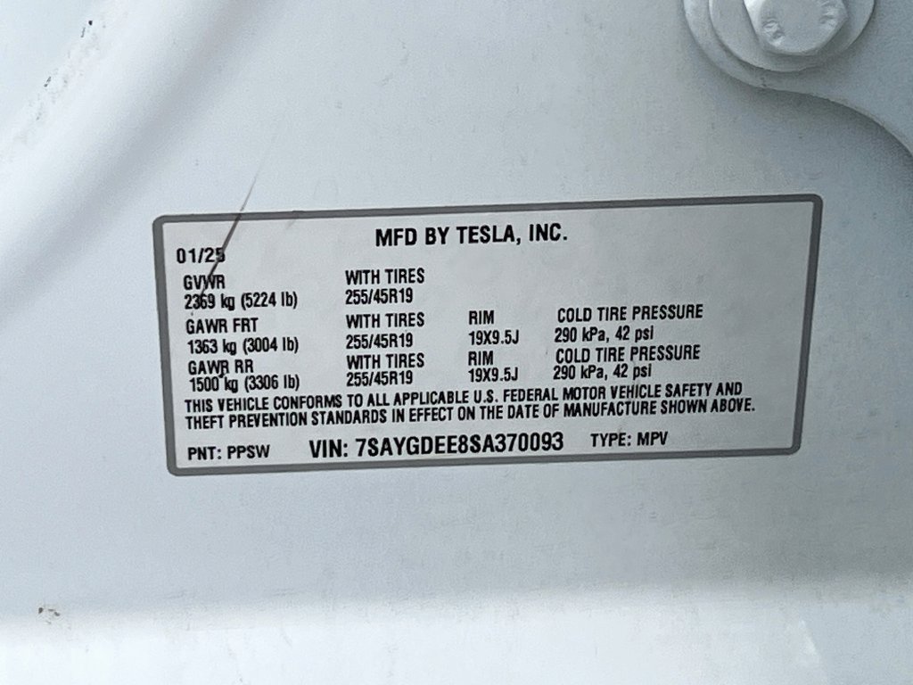 Used 2025 Tesla Model Y Long Range AWD/4WD image 33