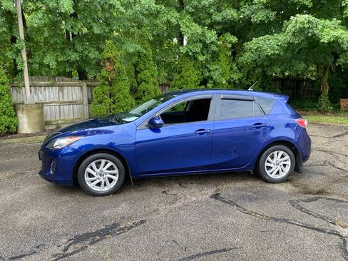 Used 2013 MAZDA MAZDA3 i Touring FWD image 2