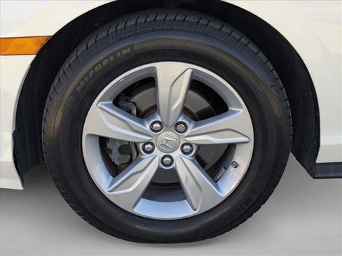 Used 2018 Honda Odyssey EX image 25