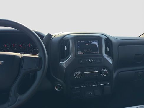 Used 2024 Chevrolet Silverado 2500 Custom w/ Custom Convenience Package AWD/4WD image 15