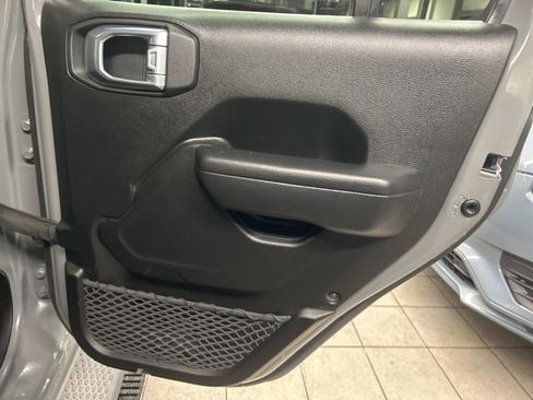 Used 2023 Jeep Wrangler Sport S image 21